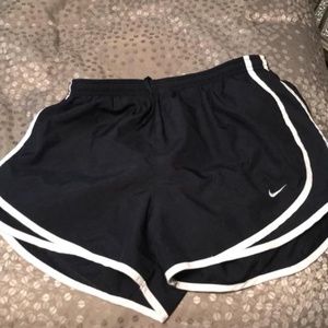 Women nike running shorts size medium